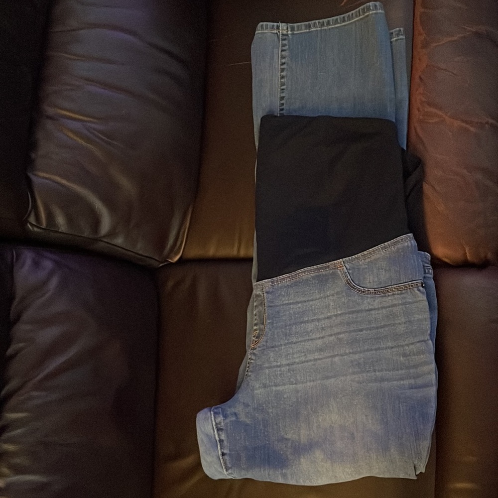 Ingrid & Isabel Maternity 👢Bootcut Jeans size 16